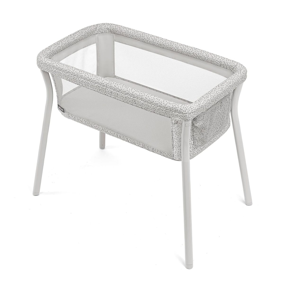 Lightweight portable bassinet with a space-saving fold and carry bag